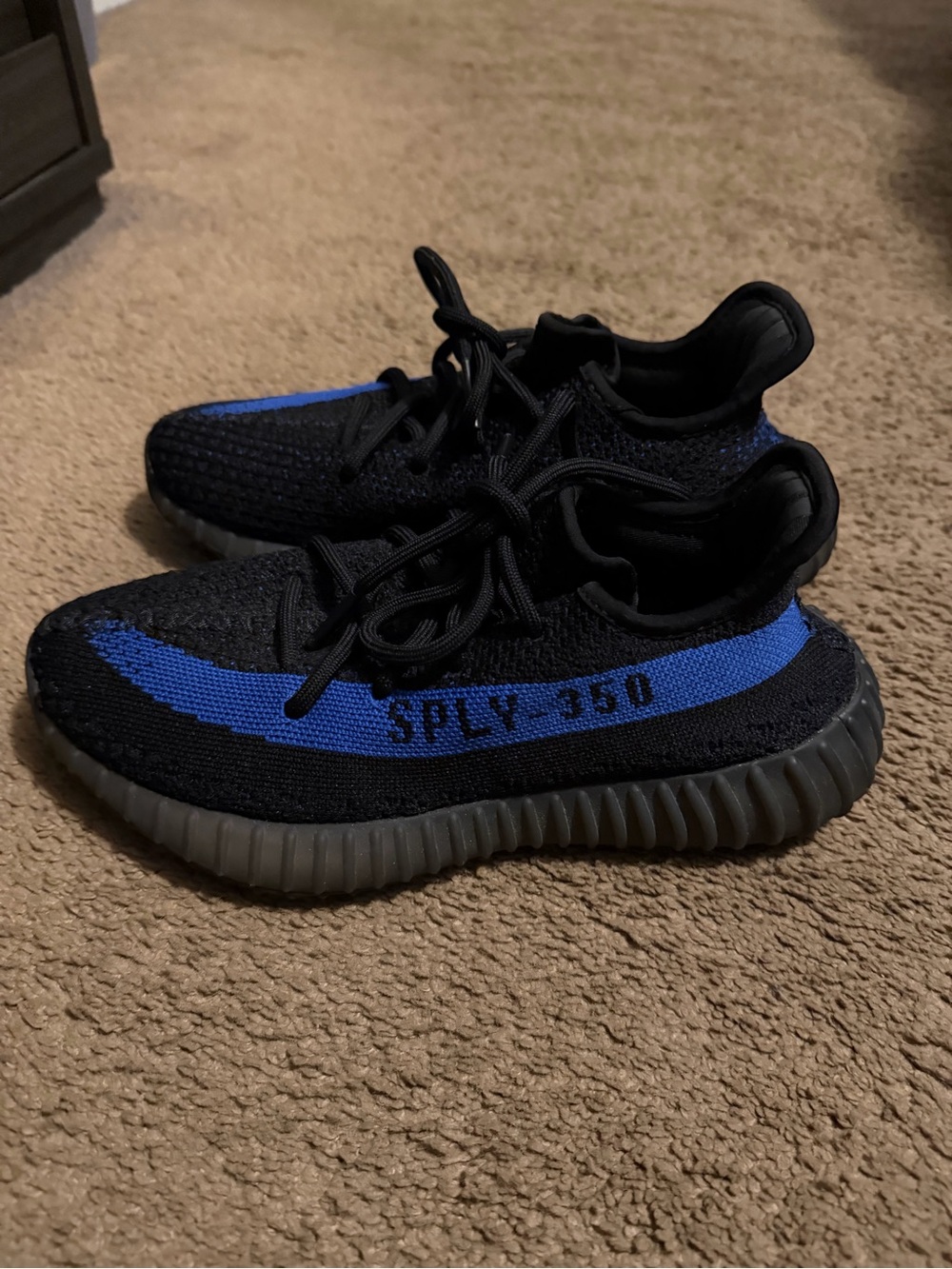 Yeezy Boost - Picture 2 of 5